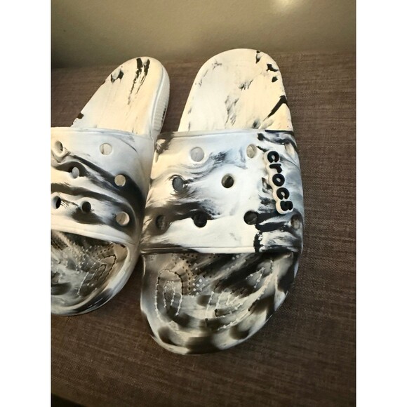 Crocs Marbled Slides (Black/White) Men’s Size 8 Women’s Size 10 - Picture 2 of 7